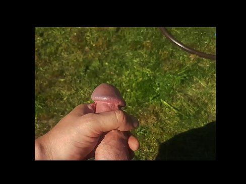 ❤️ Hot hottie får den rosa fitten hennes knullet og kommer med en sprut i en sommerhage ☑ Kvalitetsporno hos oss ❌❤